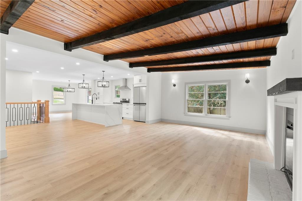 3216 Woodview Drive SE