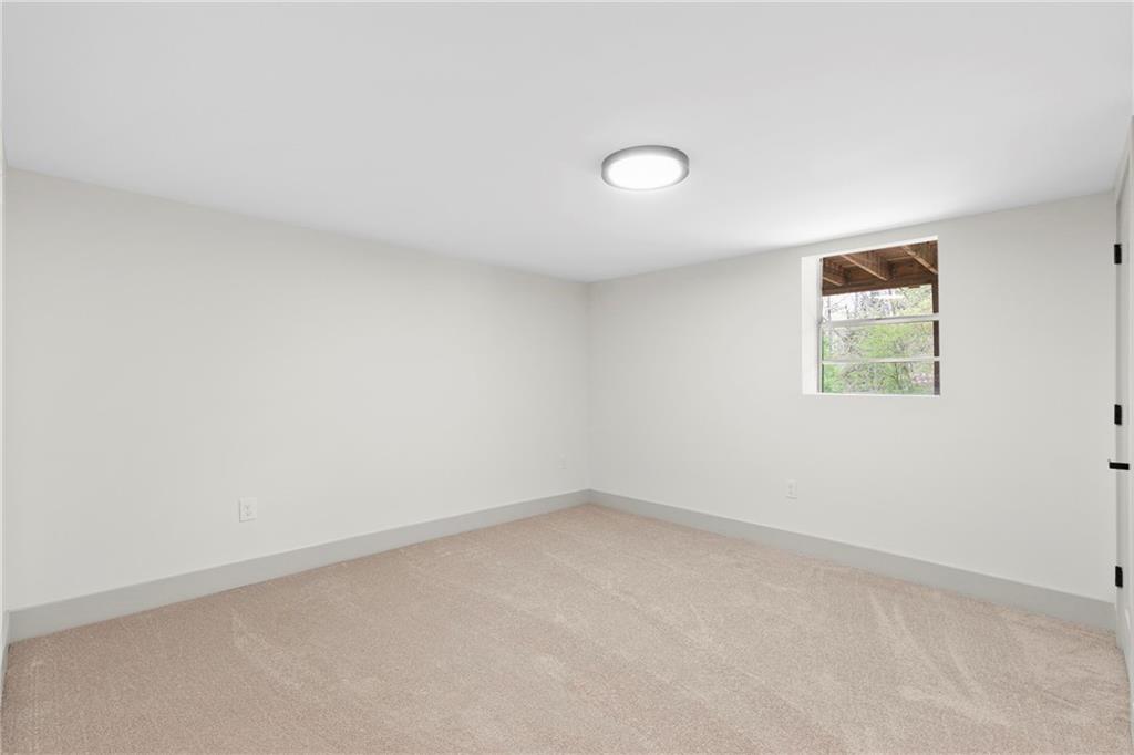 3216 Woodview Drive SE