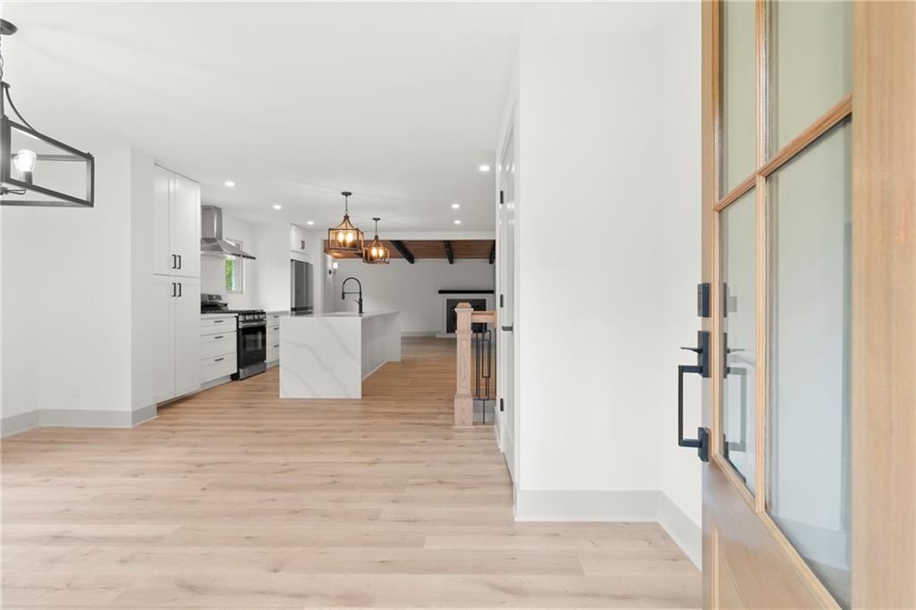 3216 Woodview Drive SE