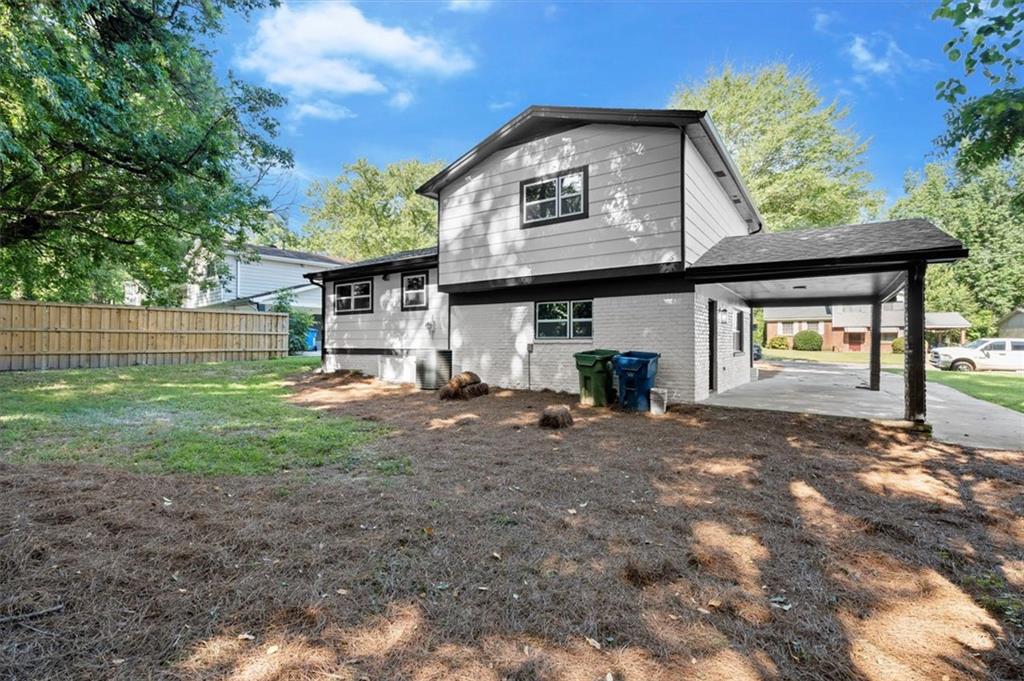 344 Woodstock Drive SW