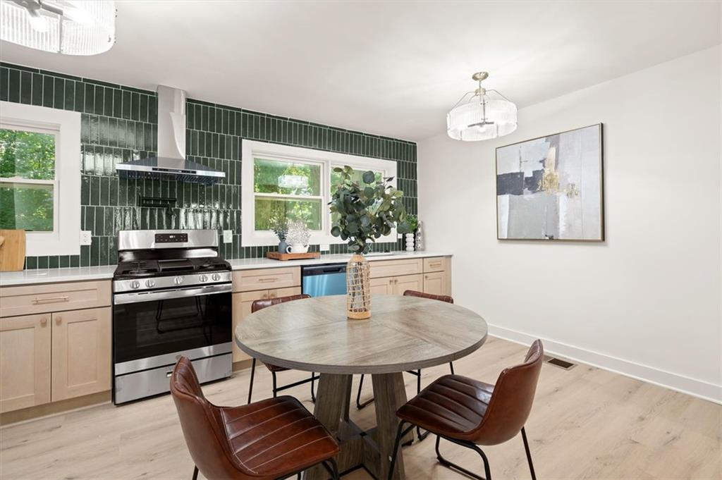 344 Woodstock Drive SW