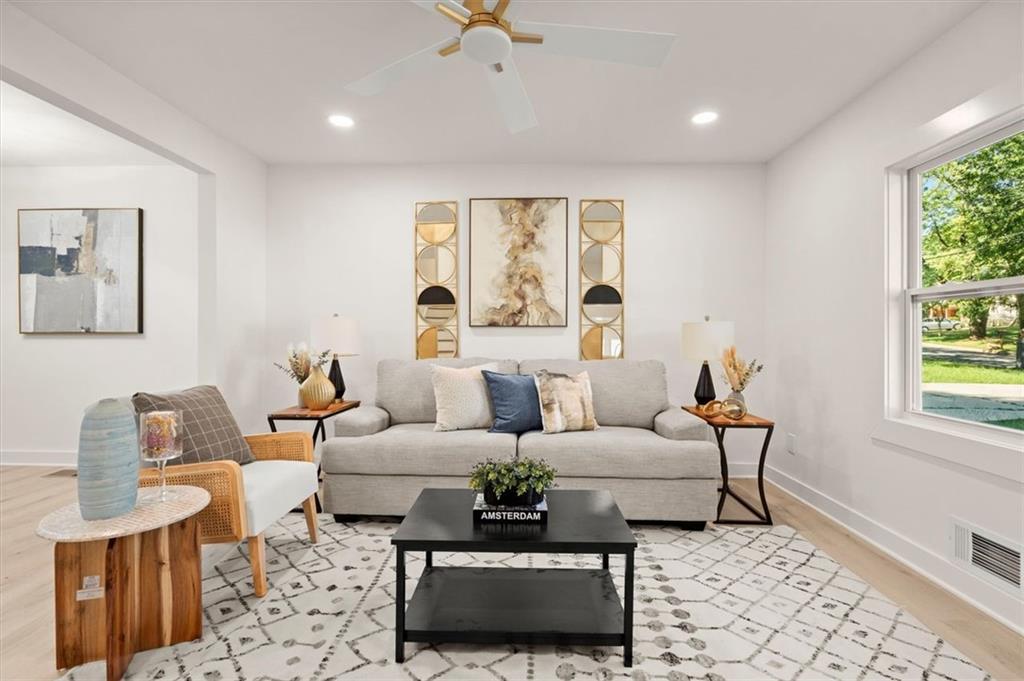 344 Woodstock Drive SW