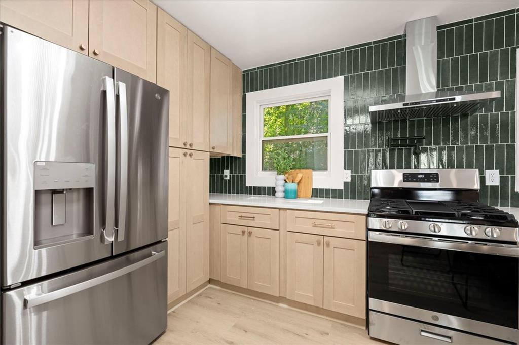 344 Woodstock Drive SW