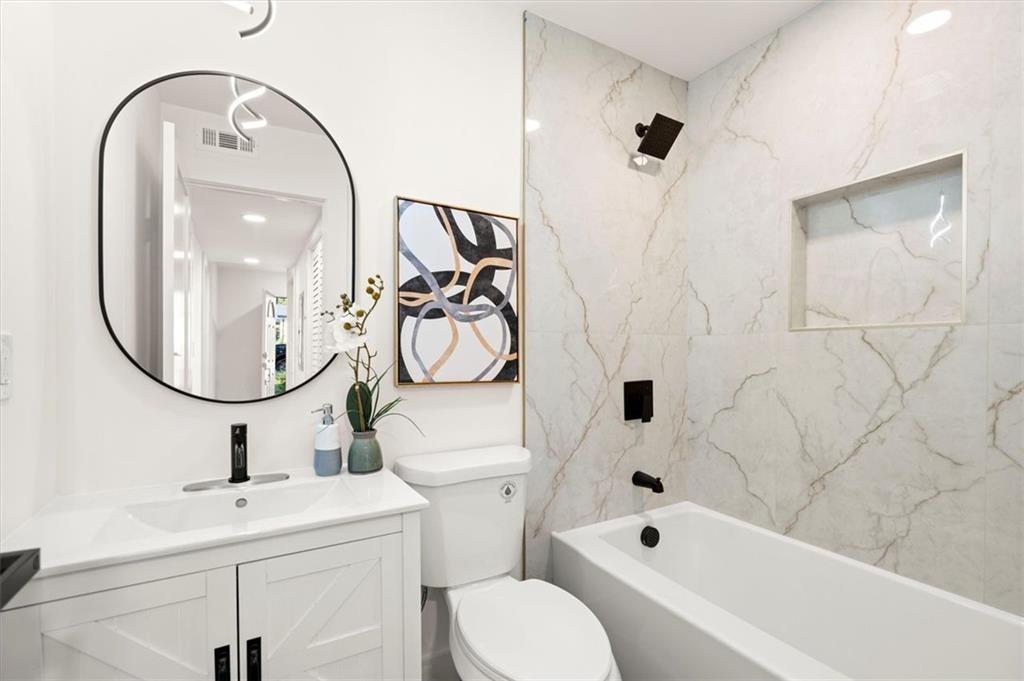 344 Woodstock Drive SW