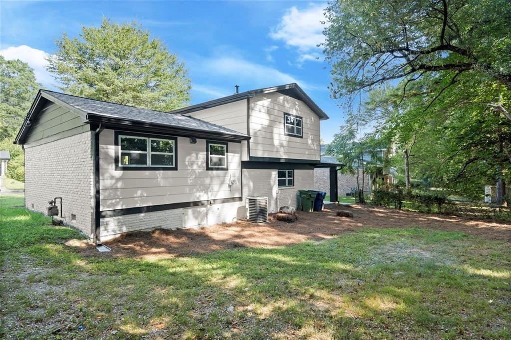 344 Woodstock Drive SW