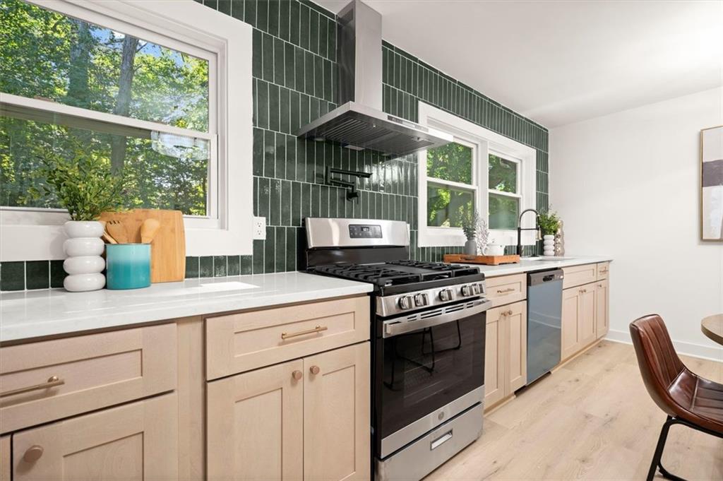 344 Woodstock Drive SW