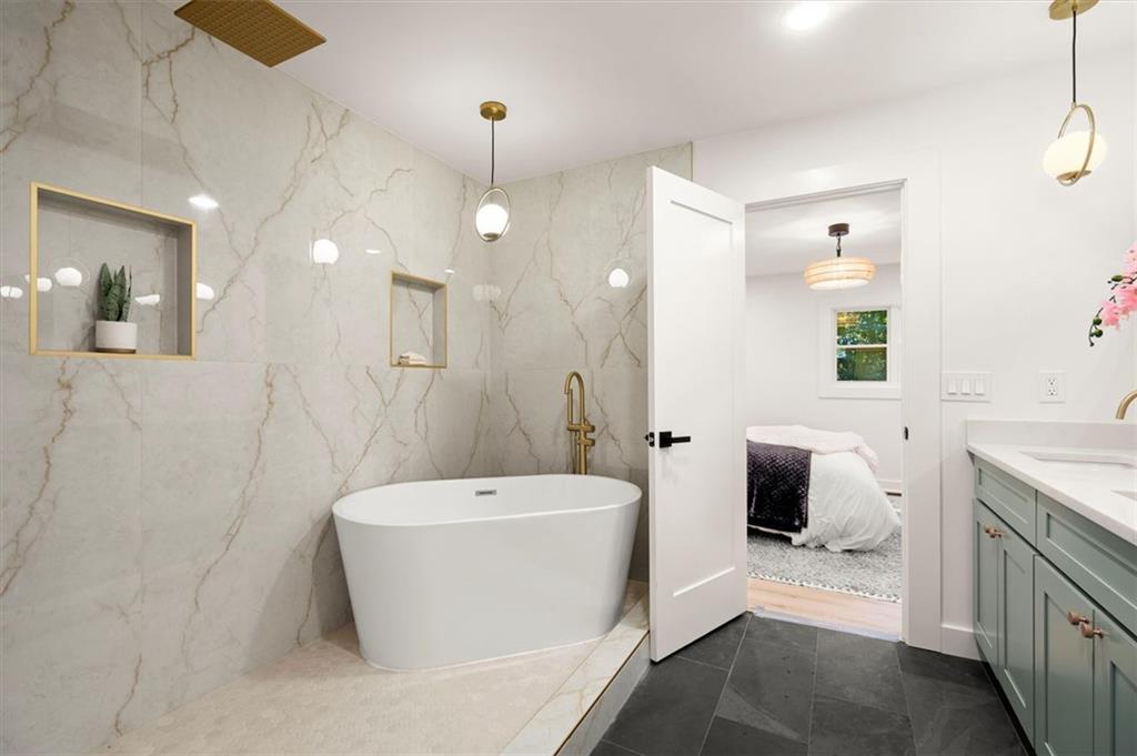 344 Woodstock Drive SW