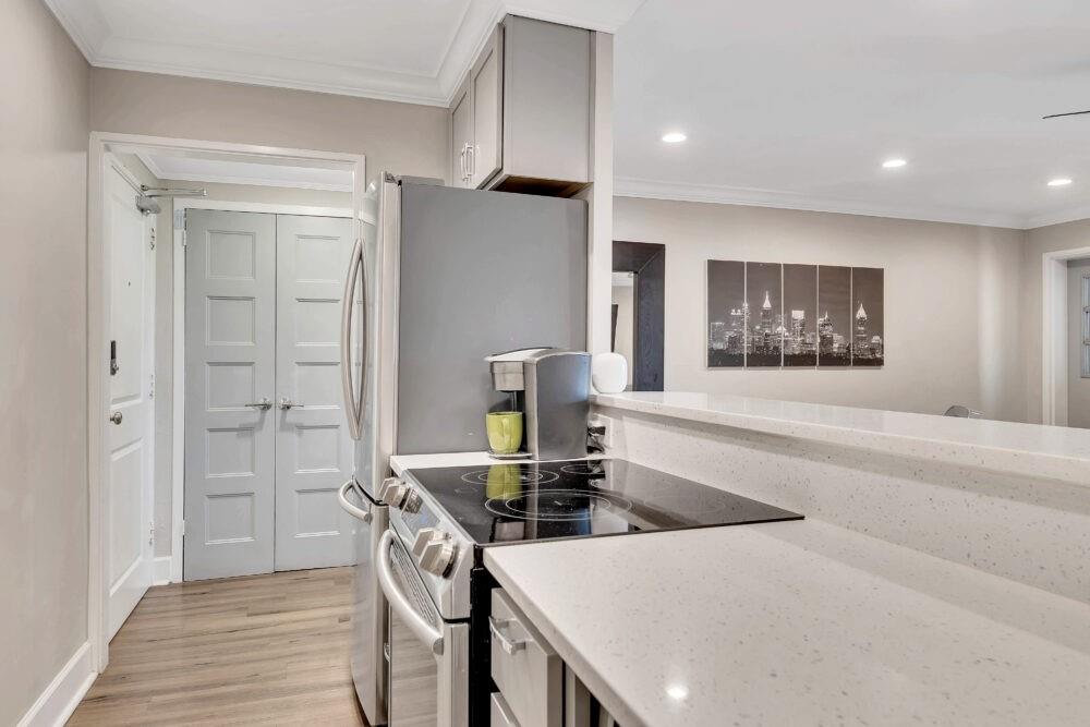 300 Peachtree Street NE Unit 6H