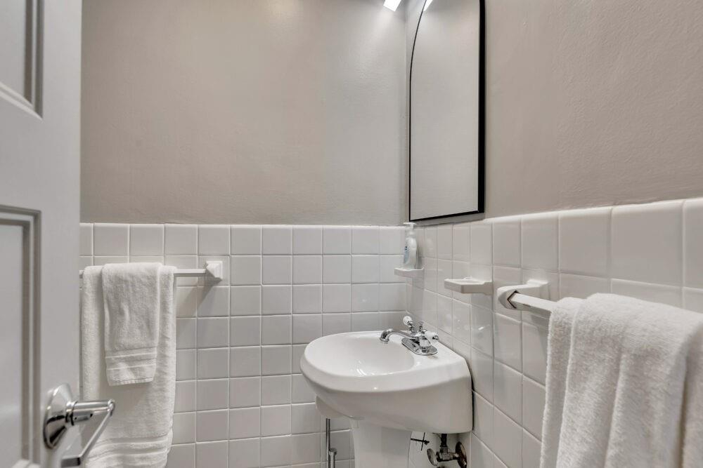 300 Peachtree Street NE Unit 6H