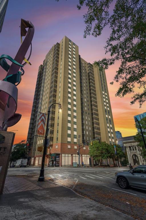 300 Peachtree Street NE Unit 6H