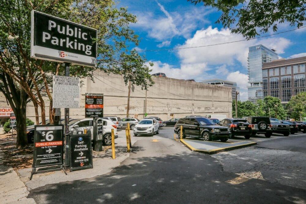300 Peachtree Street NE Unit 6H