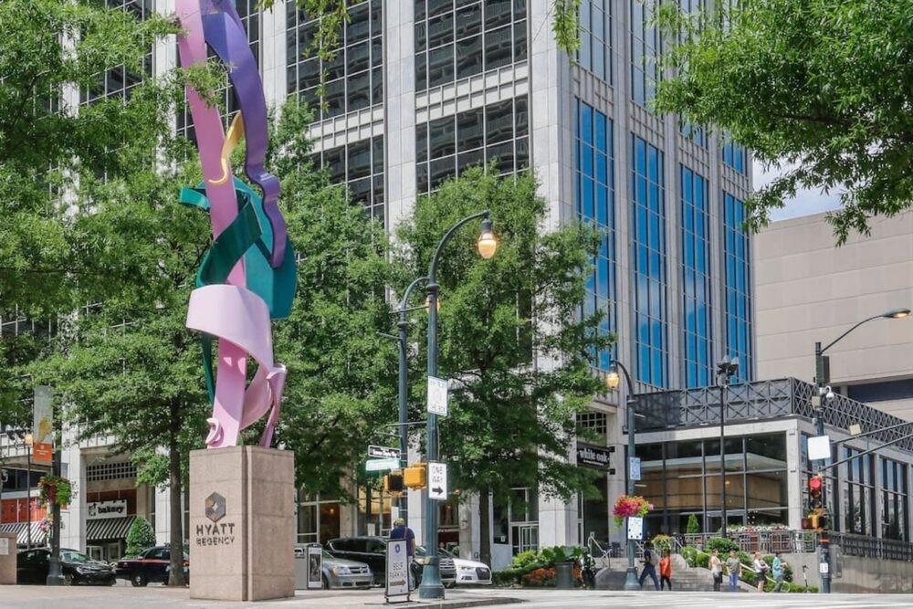 300 Peachtree Street NE Unit 6H