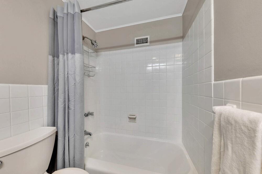 300 Peachtree Street NE Unit 6H