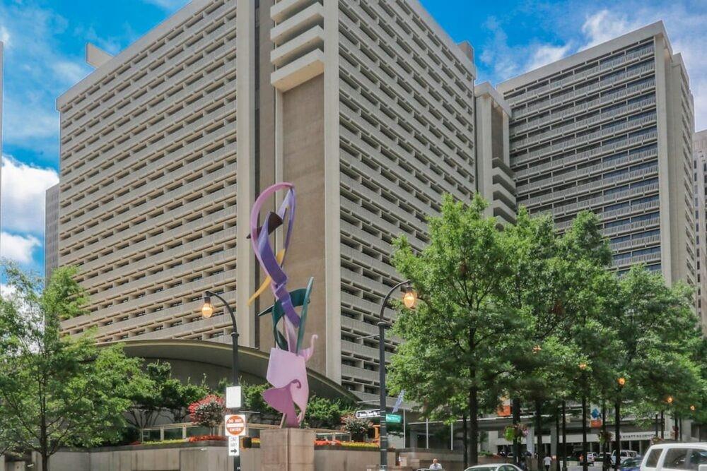 300 Peachtree Street NE Unit 6H
