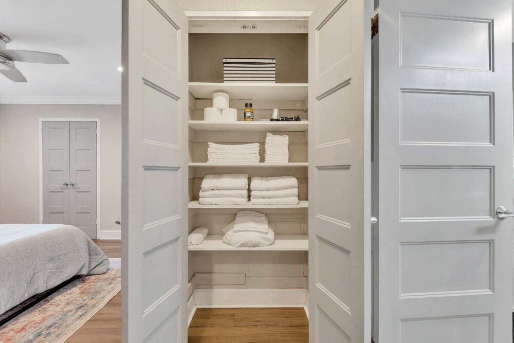 300 Peachtree Street NE Unit 6H