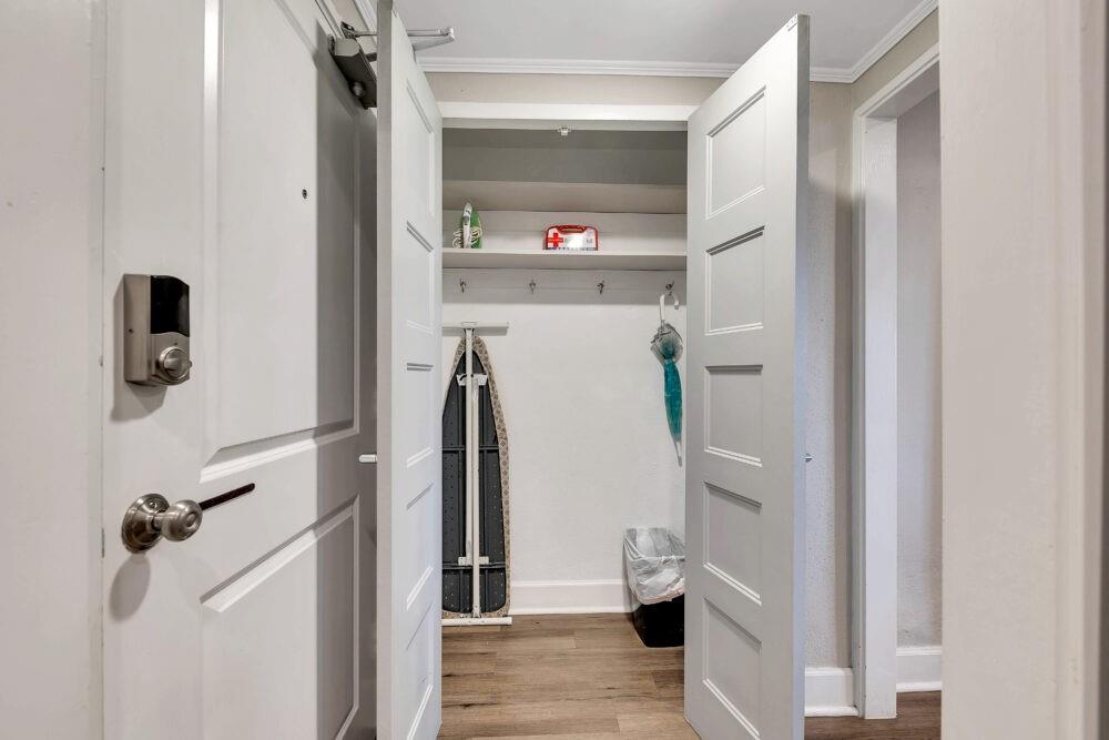 300 Peachtree Street NE Unit 6H