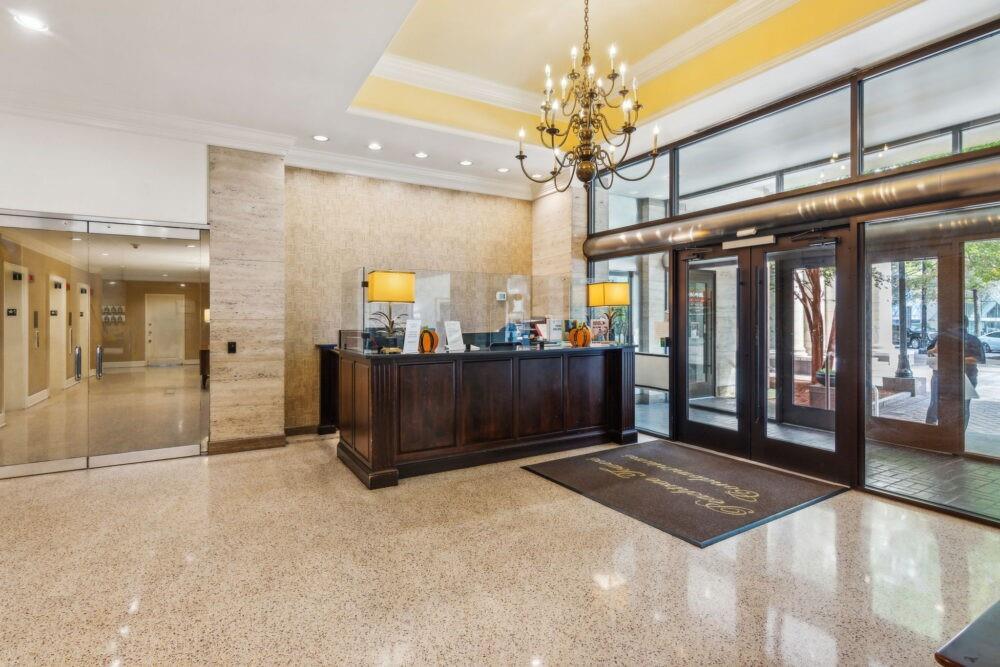 300 Peachtree Street NE Unit 6H