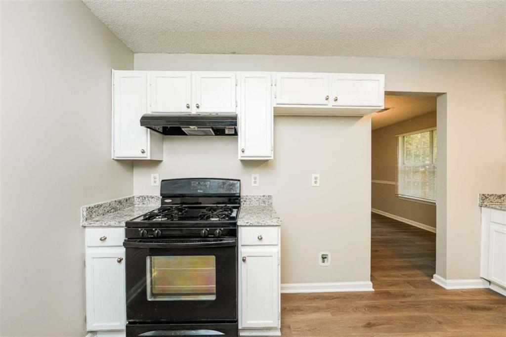 1594 Linksview Close