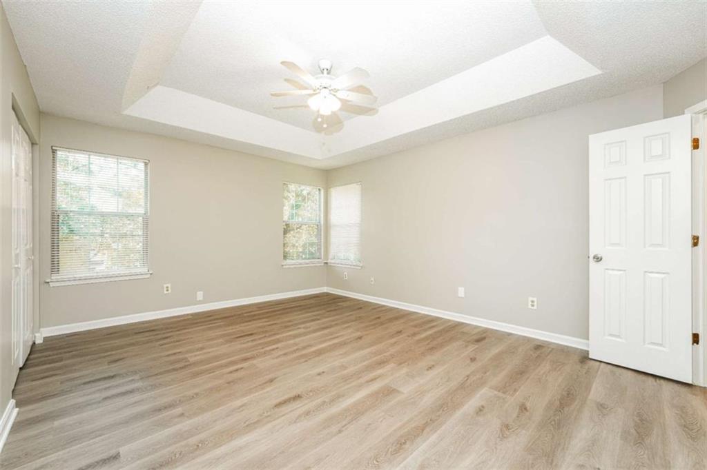 1594 Linksview Close