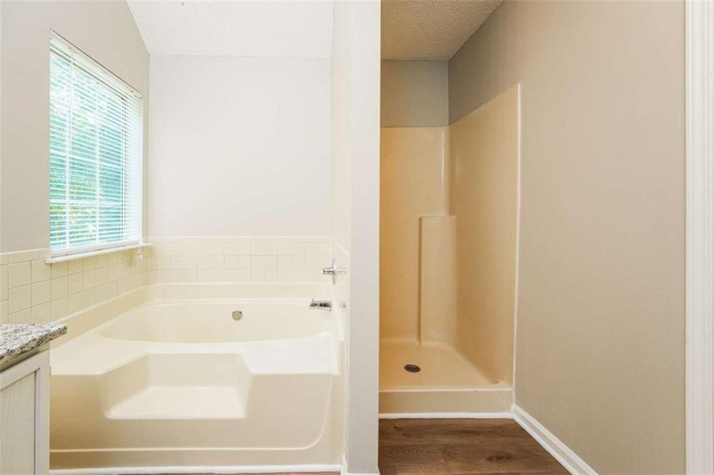 1594 Linksview Close