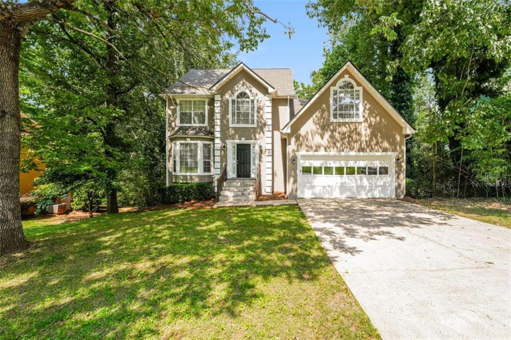 1594 Linksview Close