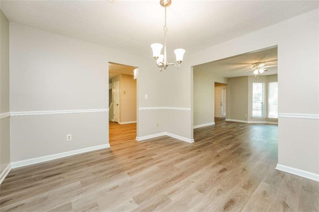 1594 Linksview Close