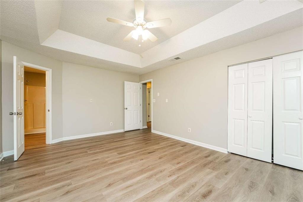 1594 Linksview Close