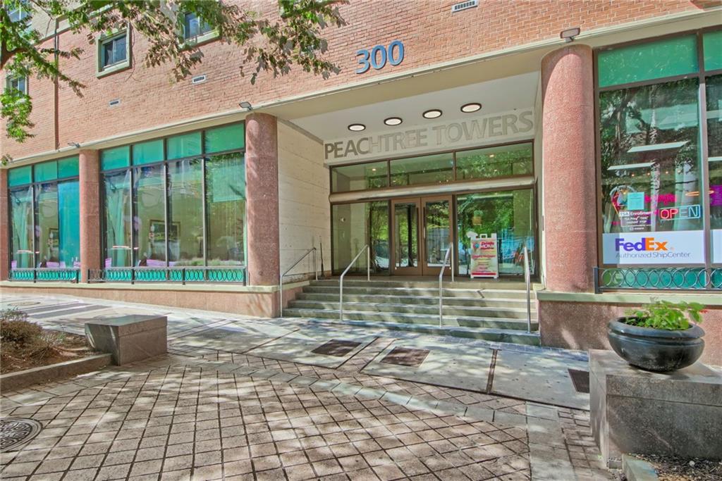 300 W Peachtree St 21 E W
