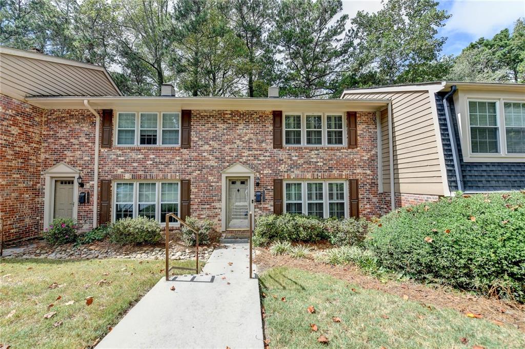 2475 Northlake Court NE
