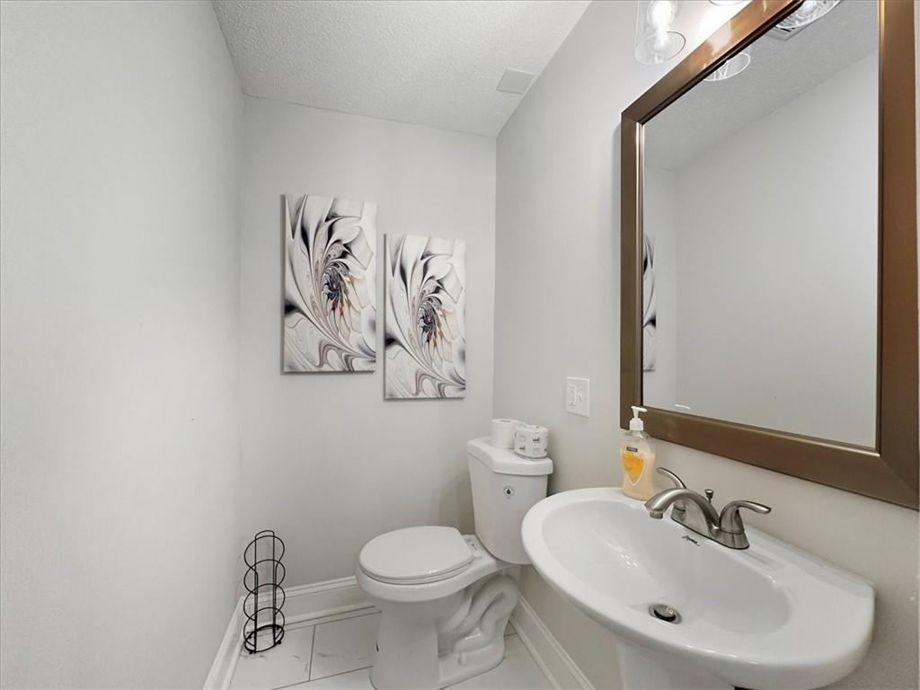 224 W Tinsley Street W