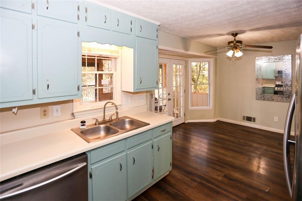 1665 RAMBLING WOODS Drive