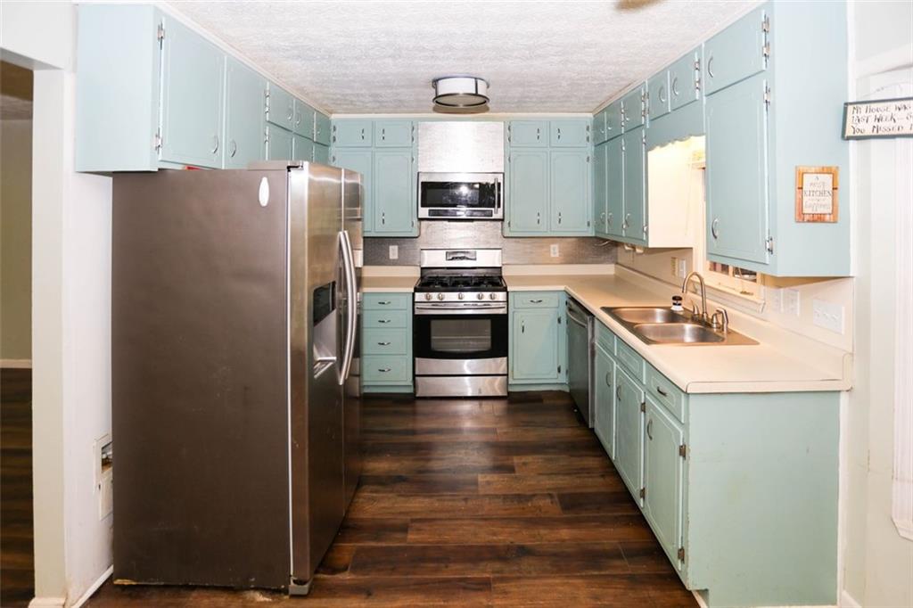 1665 RAMBLING WOODS Drive