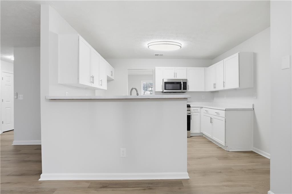 5556 Claridge Circle