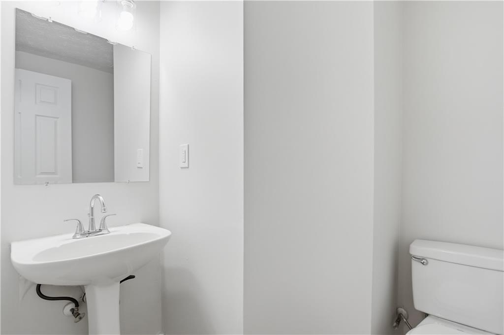 5556 Claridge Circle