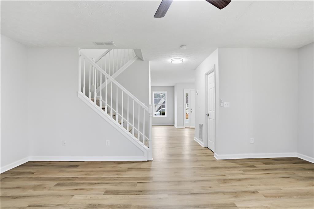 5556 Claridge Circle