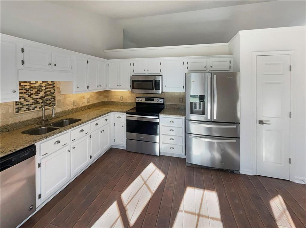 180 Honeysuckle Drive SE