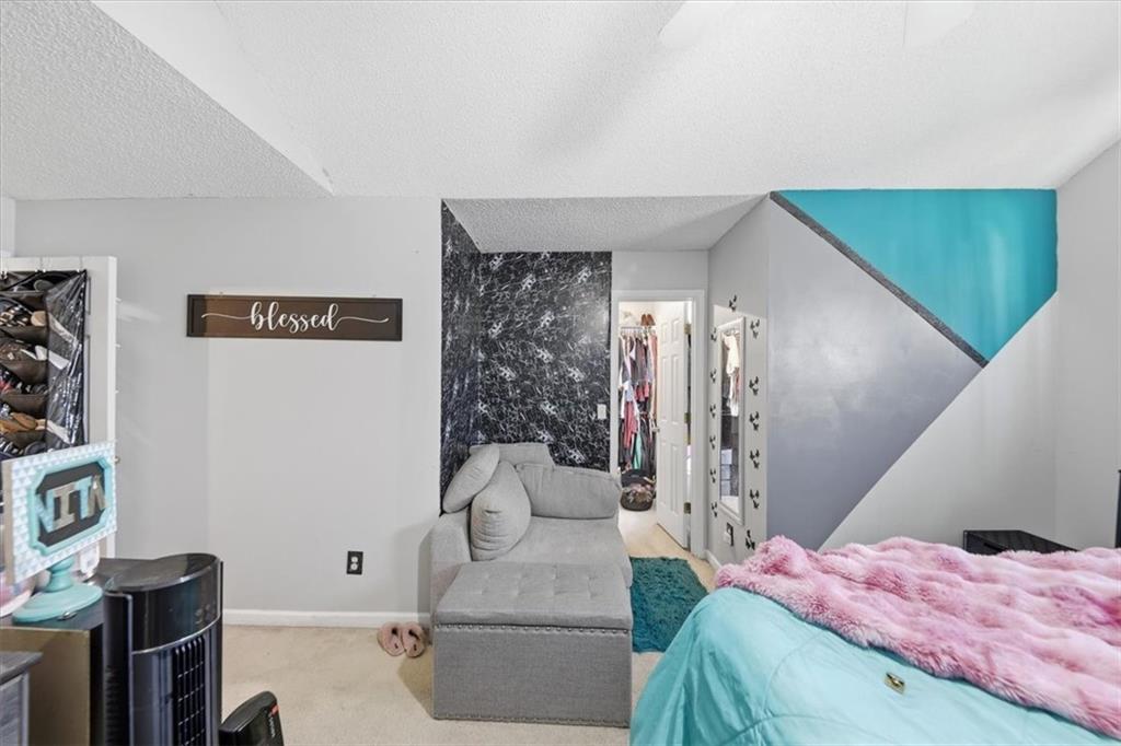 7222 Alicias Way