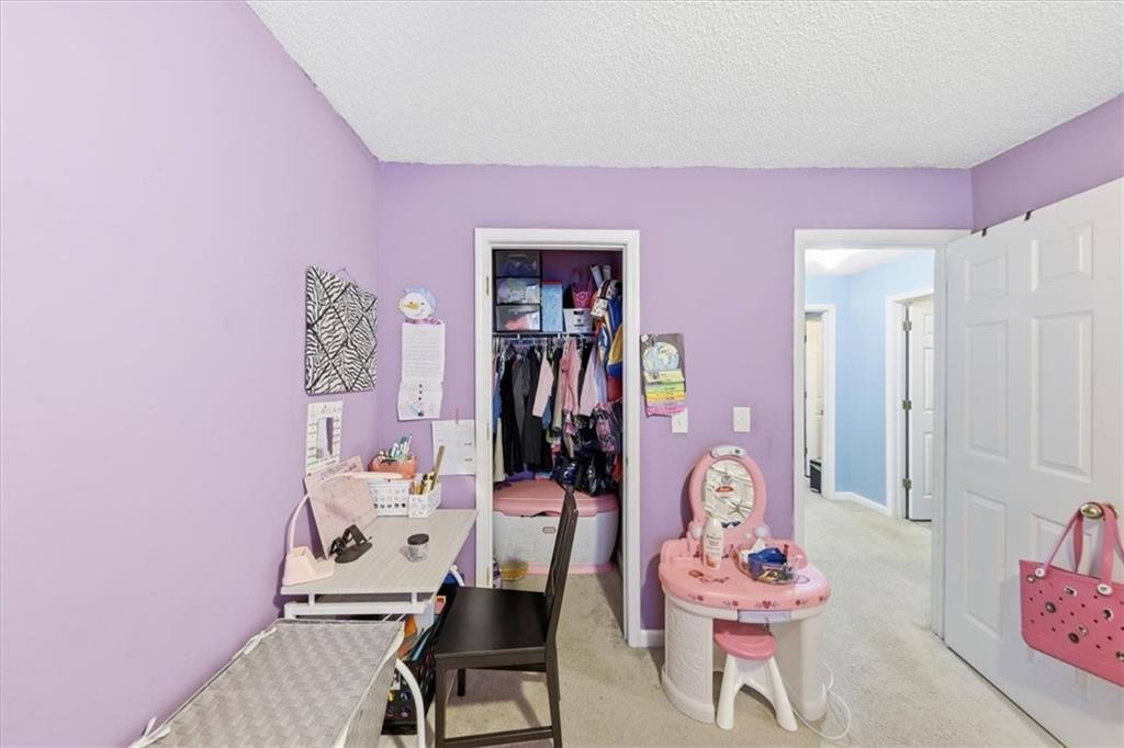 7222 Alicias Way