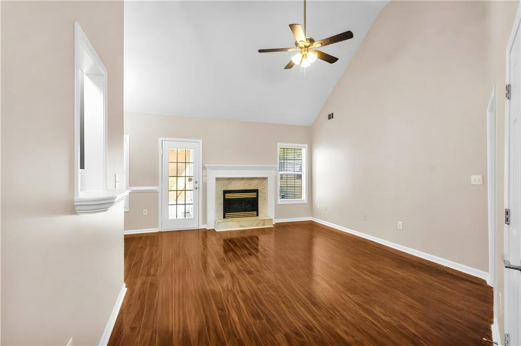 125 York Lane