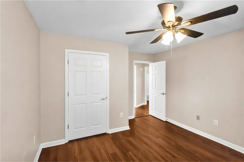 125 York Lane