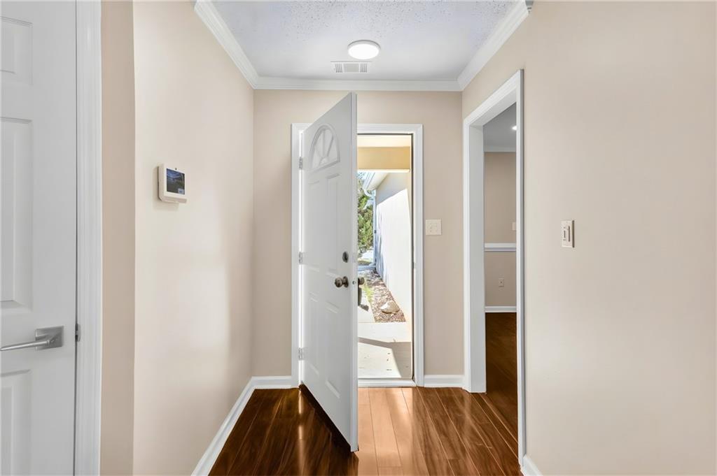 125 York Lane