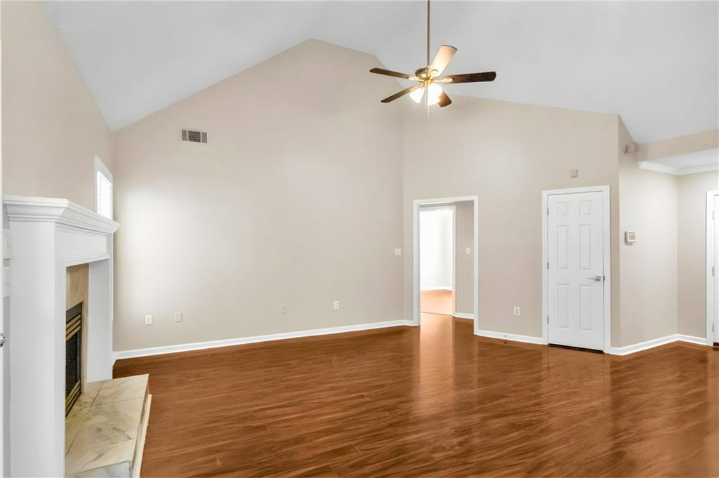 125 York Lane