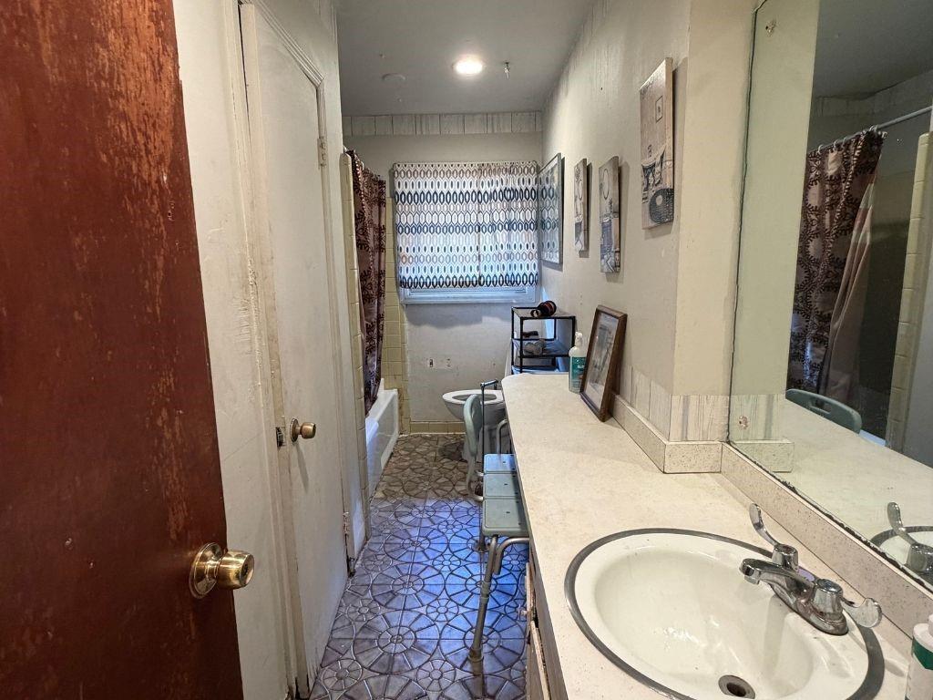 2556 Williamsburg Drive