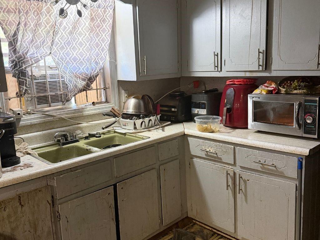 2556 Williamsburg Drive