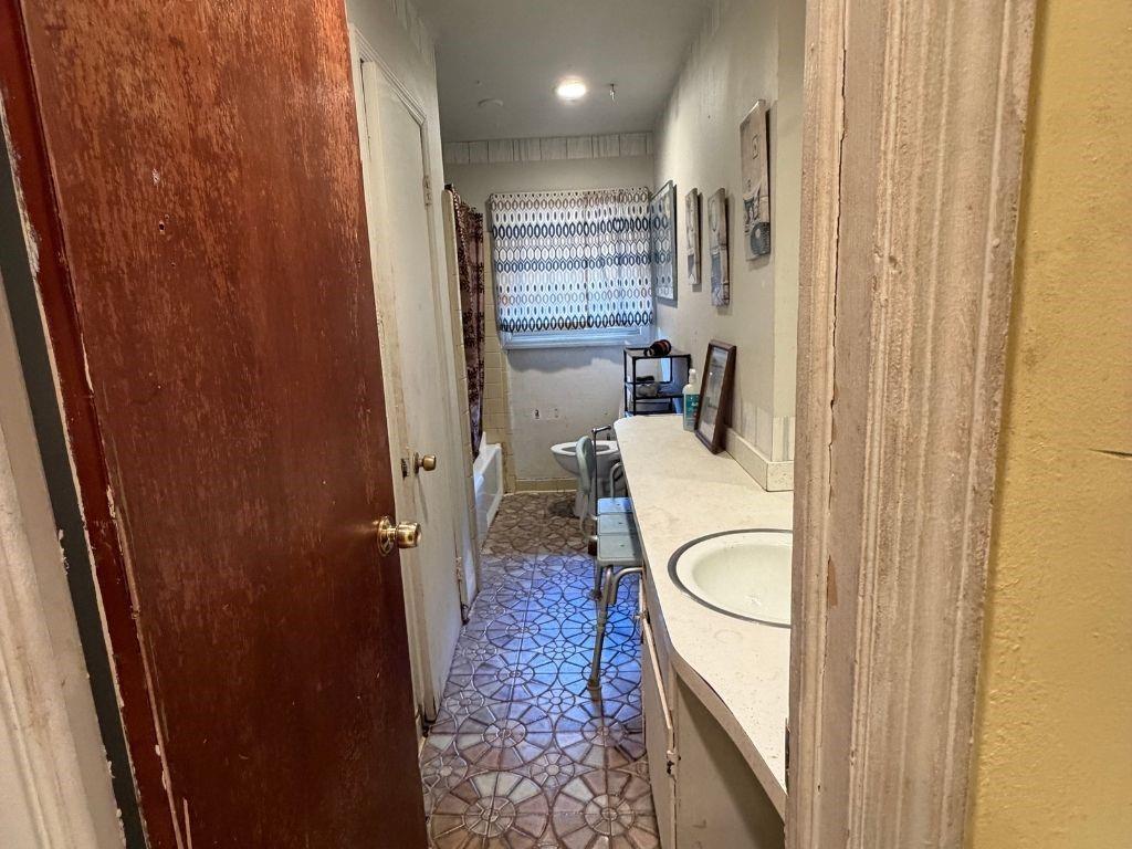 2556 Williamsburg Drive