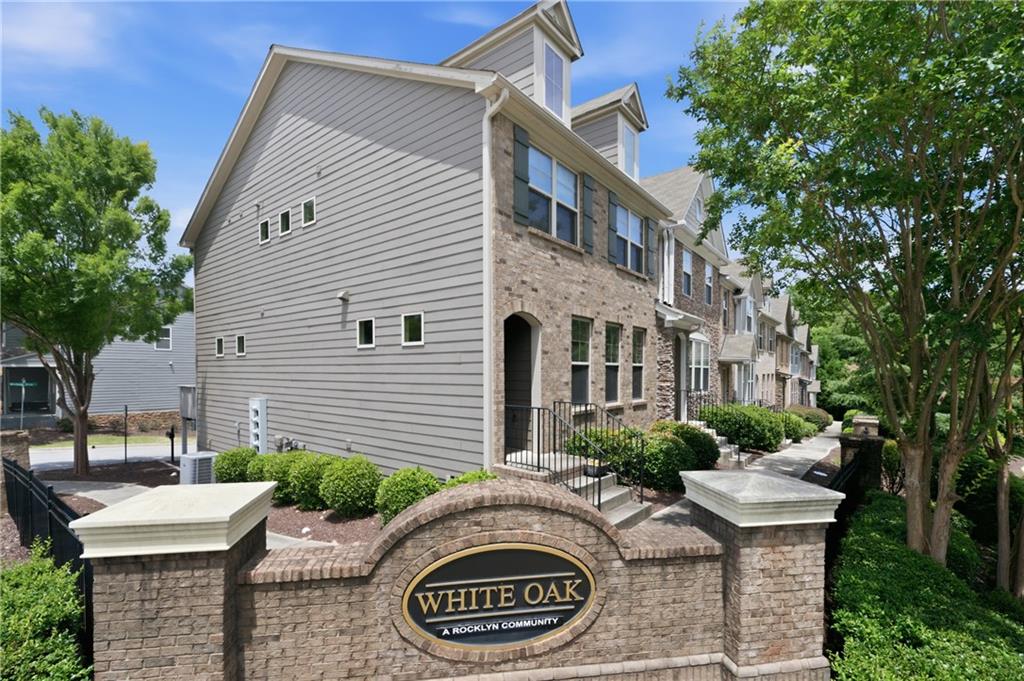 2272 Whiteoak Drive SE Unit 1