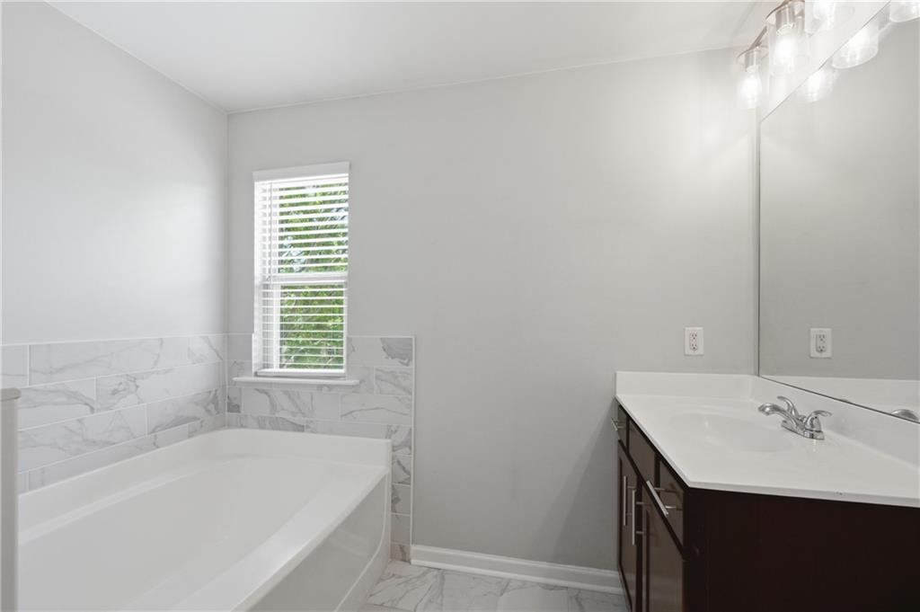 2272 Whiteoak Drive SE Unit 1