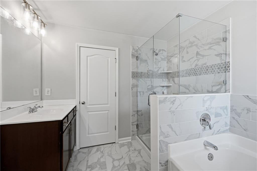 2272 Whiteoak Drive SE Unit 1