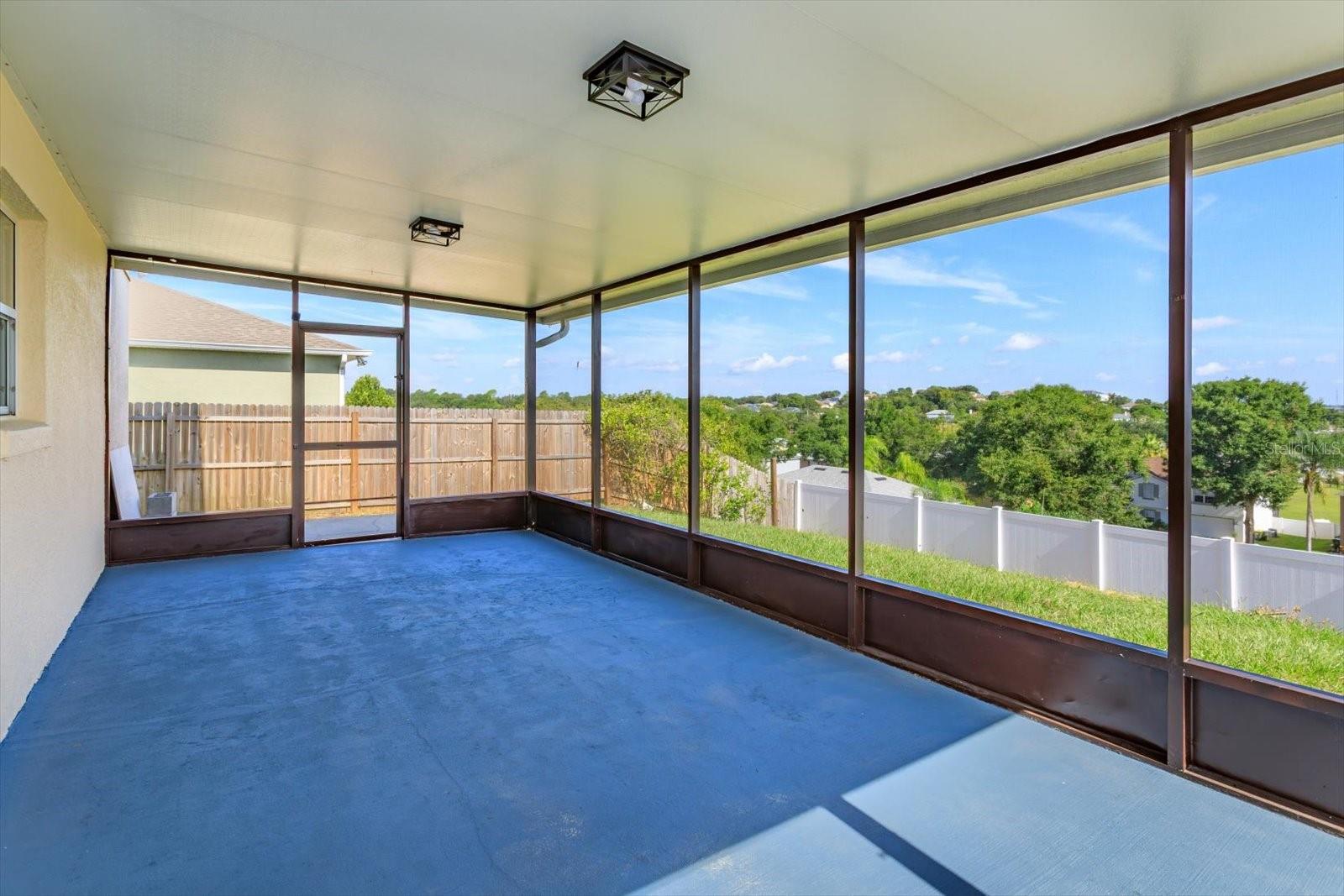 2018 KNOLLCREST DR