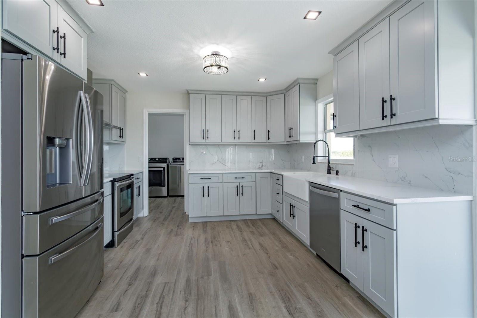 2018 KNOLLCREST DR